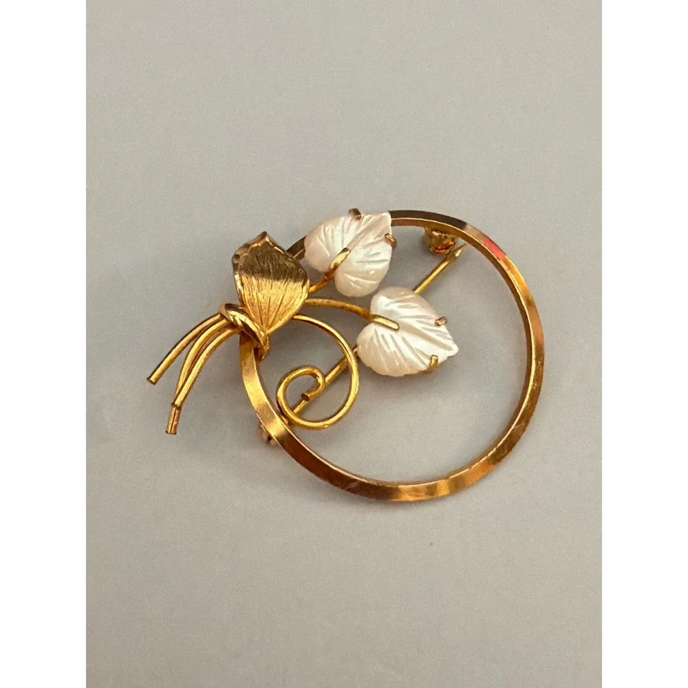 Creed Brooch Pin 1/20 12K‎ Gold Filled Mother of Pearl Leaf